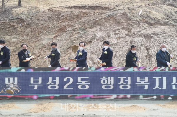 천안시가 3일 성성동 일원에서 ‘노태공원 민간공원 조성사업’을 알리는 착공식을 진행하고 있다.(사진제공-천안시청)
