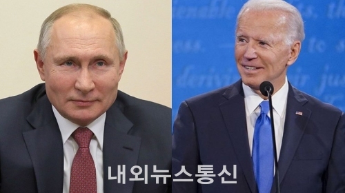 조 바이든 미국 대통령(오른쪽)이 13일(현지시간) 블라디미르 푸틴 러시아 대통령(왼쪽)과 통화하고 우크라이나 문제 등 러시아의 적대적 행동에 우려를 표하며 제3국에서의 정상회담도 제의했다.(사진=내외뉴스통신DB)