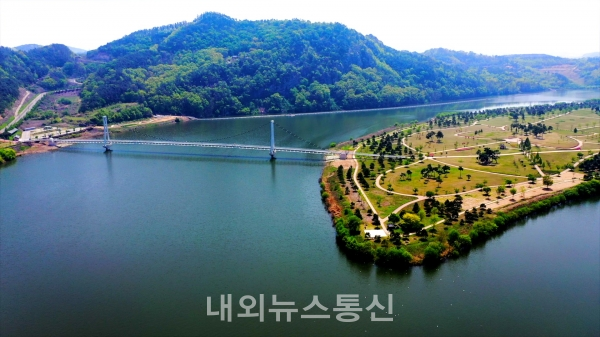 ▲ 하늘에서 바라본 경천섬의 모습 ( 사진 = 김수일 기자)