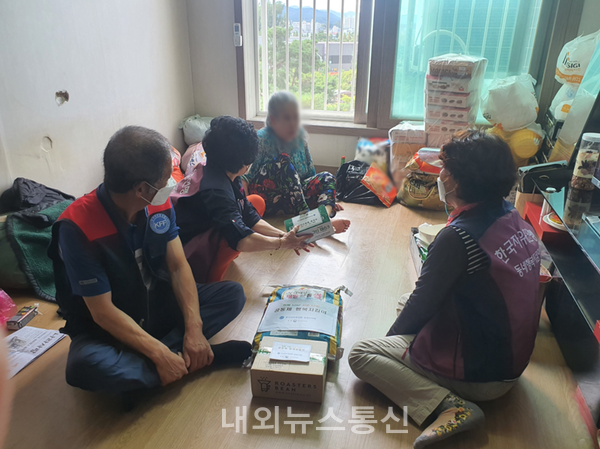 한국자유총연맹증평군지회 ‘공동체 행복지킴이’ 봉사 활동 (사진=증평군)