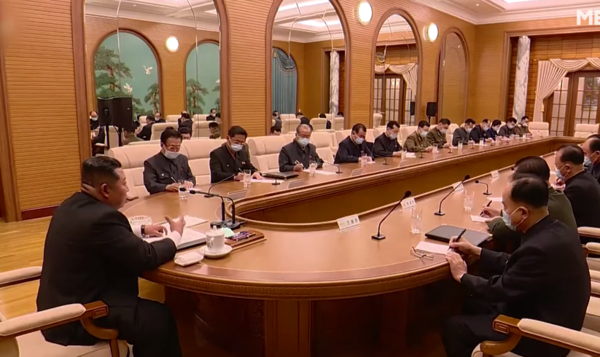 김정은 국무위원장이 12일 북한 조선노동당 중앙위원회 제8기 정치국회의에 참석했다. (사진=MBN 캡처)