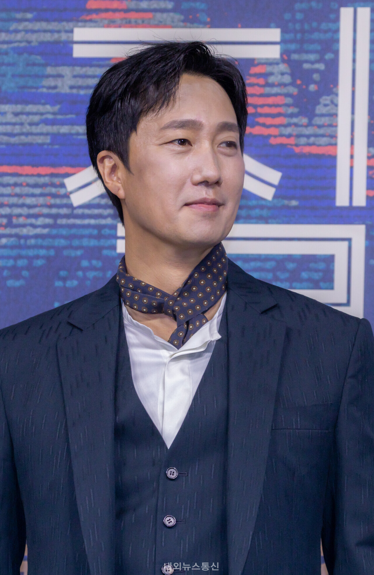 [포토] 박해일 젠틀한 모습 < 연예 < 연예·스포츠 < 기사본문 - 내외뉴스통신 [포토] 박해일 젠틀한 모습