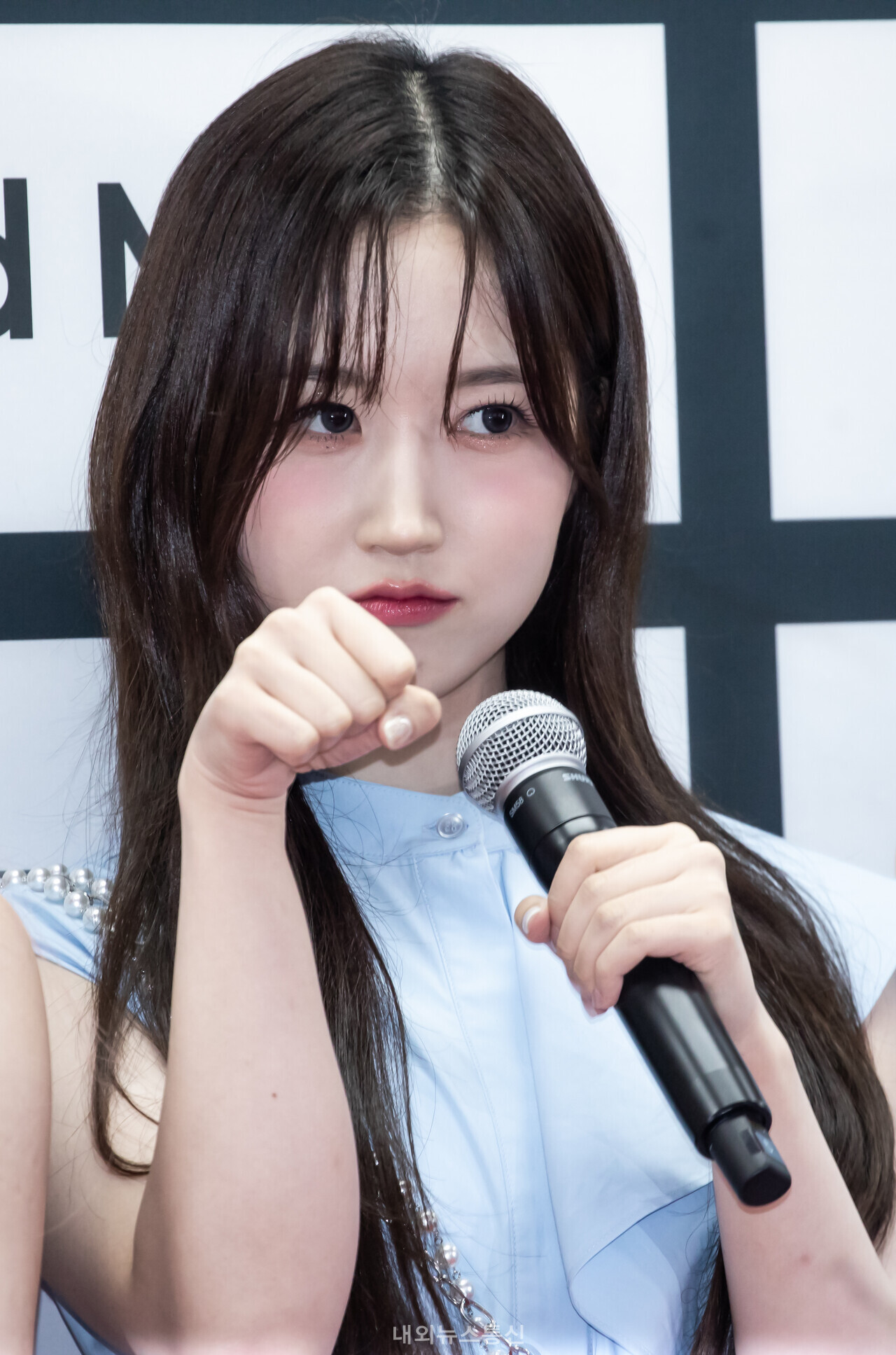 [포토] 엔믹스(NMIXX) 해원 냥냥 펀치 < 연예 < 연예·스포츠 < 기사본문 - 내외뉴스통신 [포토] 엔믹스(NMIXX) 해원 냥냥 펀치