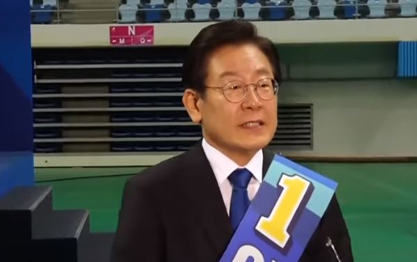 더불어민주당 당대표에 출마한 이재명 의원. (오마이TV 화면) 