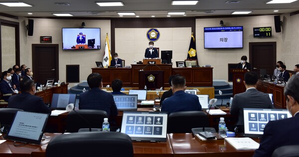 지난 14일 제297회 창녕군의회 제1차 정례회 개회식을 진행하고 있다.(사진제공=창녕군의회)