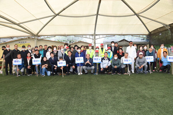 동두천시는 지난 23일 송내게이트볼장에서 ‘2022년 동두천시장기 생활체육 게이트볼대회’를 개최했다. [사진=동두천시 제공]