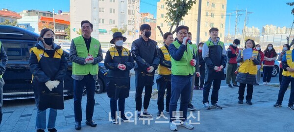 ▲대구뉴팔공 로타리클럽 김성태 회장이 사랑의 연탄나눔 행사에서 인사말을 하고 있다(사진=서월선 기자)