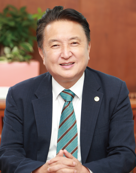 [릴레이인터뷰] 김영환 충청북도지사... “충북도민이란 것이 자랑스럽도록 충북을 세계 최고로 반드시 일으키겠다” < 인터뷰 < 사람·동정... 