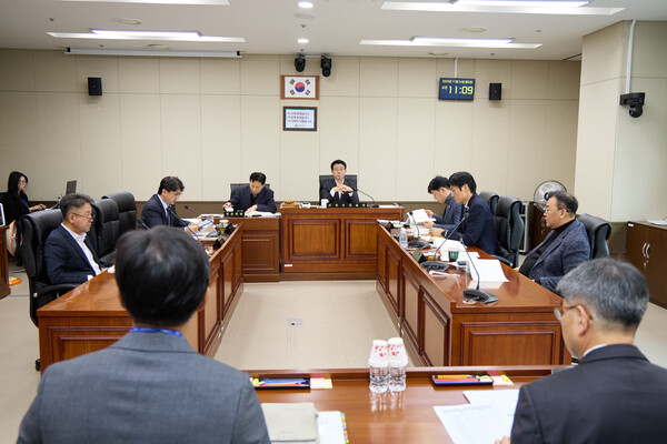도시건설위원회 행정사무감사 8일차 모습(사진제공=용인시의회)